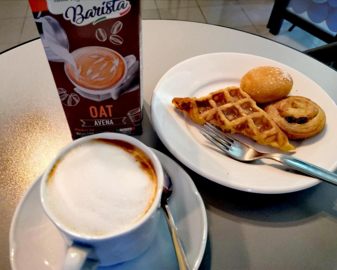 Hotel Iride Suite & Breakfast- Ideale Per Famiglie E Coppie Riccione Exterior foto