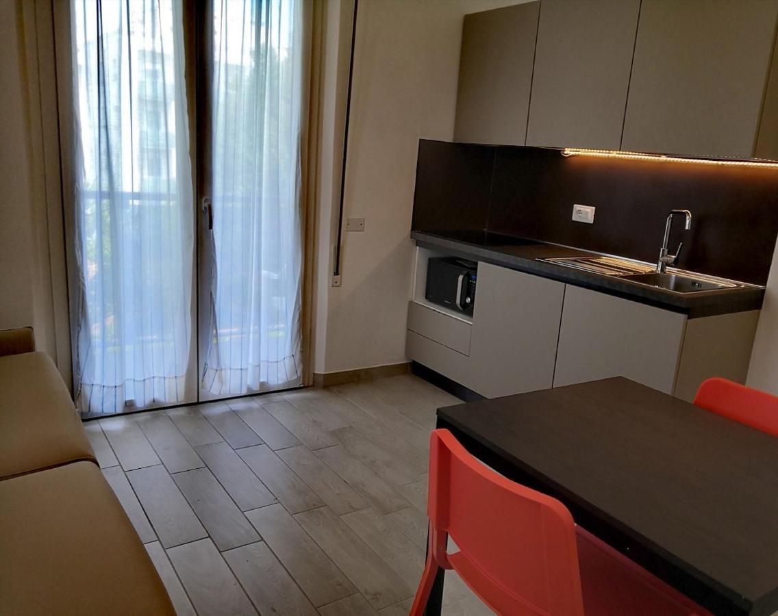 Hotel Iride Suite & Breakfast- Ideale Per Famiglie E Coppie Riccione Exterior foto