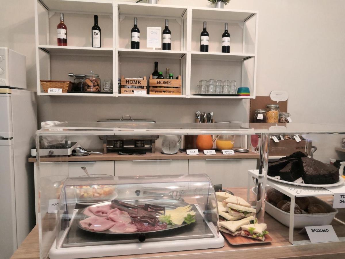 Hotel Iride Suite & Breakfast- Ideale Per Famiglie E Coppie Riccione Exterior foto