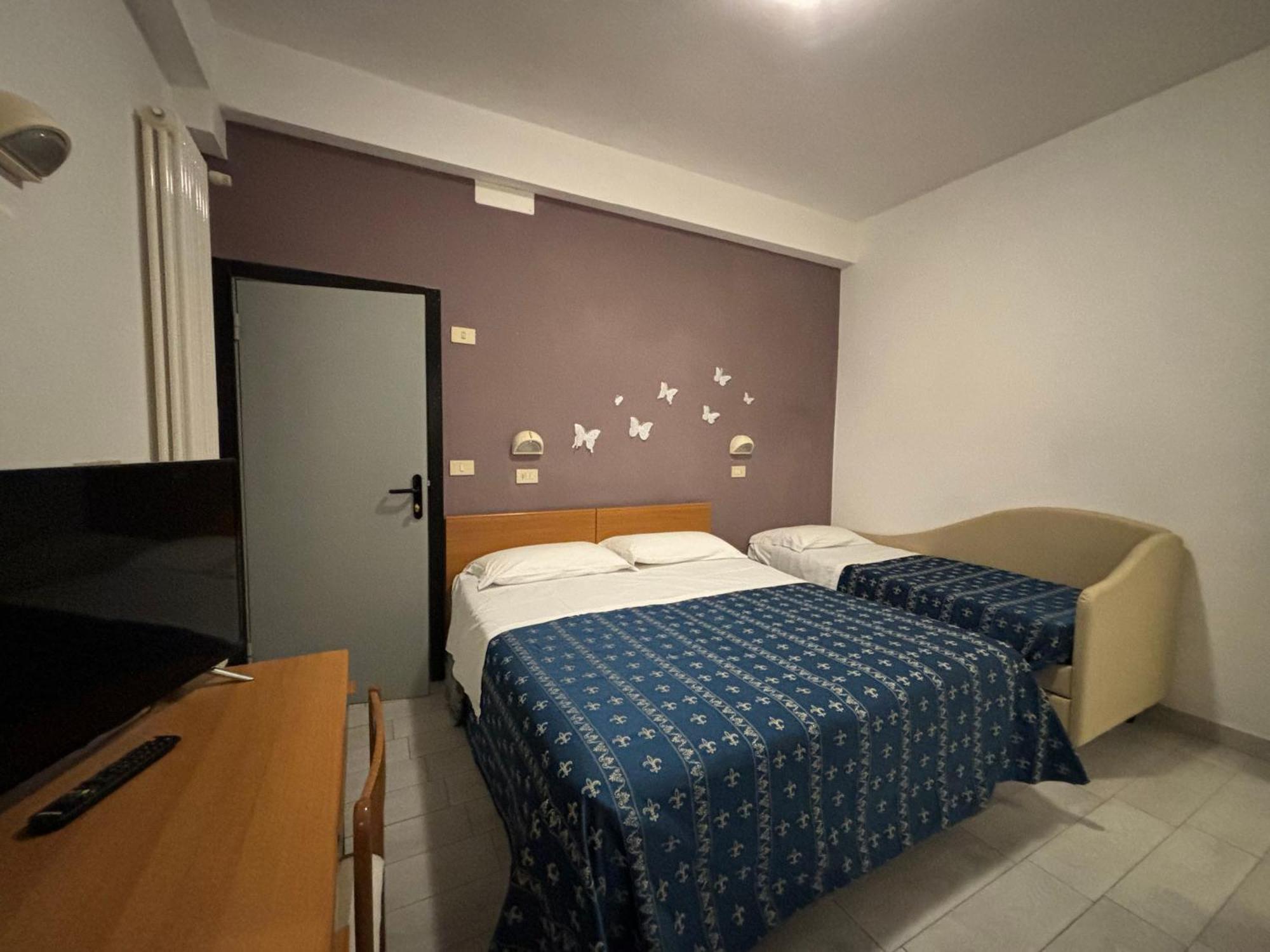 Hotel Iride Suite & Breakfast- Ideale Per Famiglie E Coppie Riccione Exterior foto
