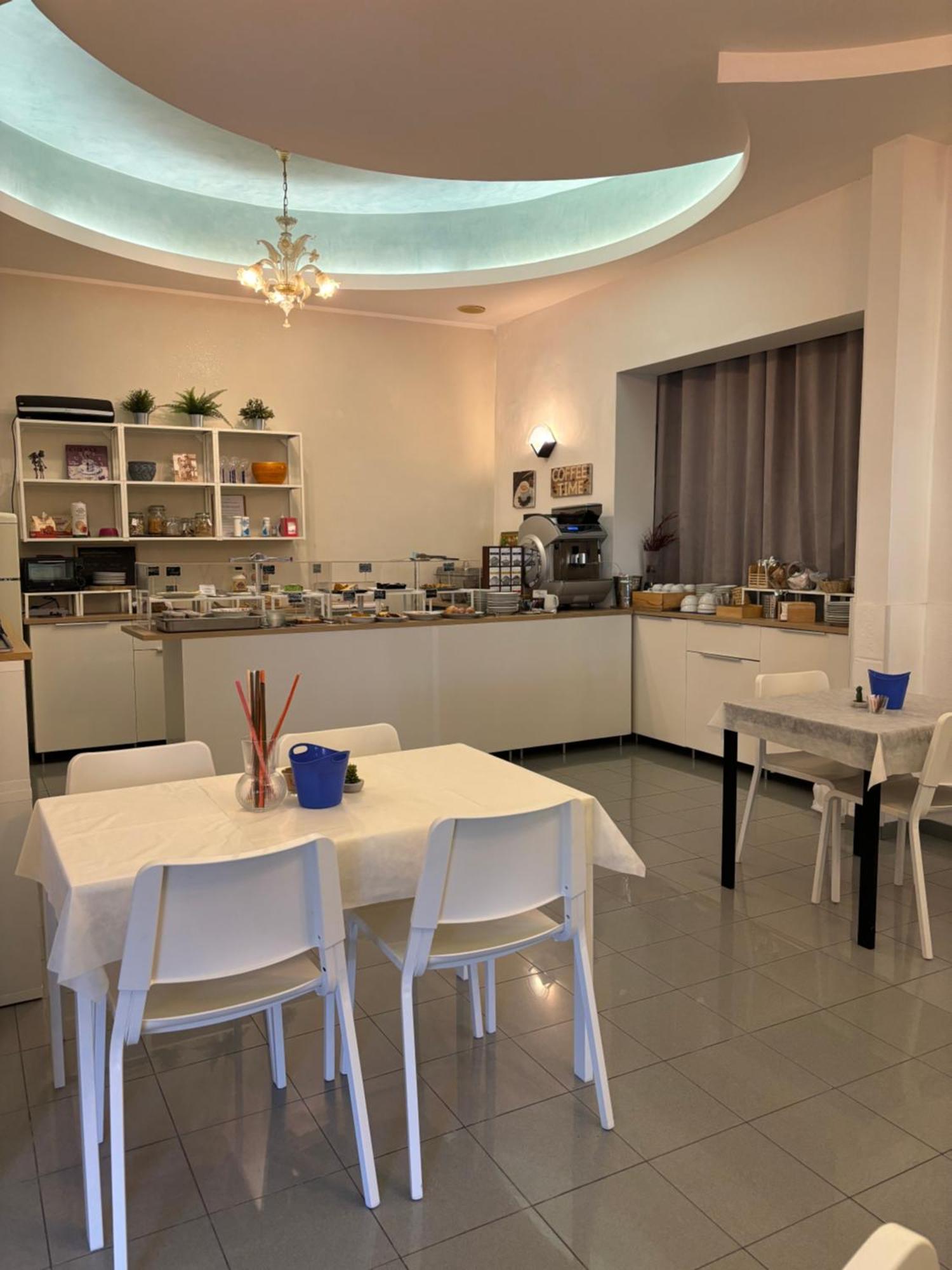 Hotel Iride Suite & Breakfast- Ideale Per Famiglie E Coppie Riccione Exterior foto