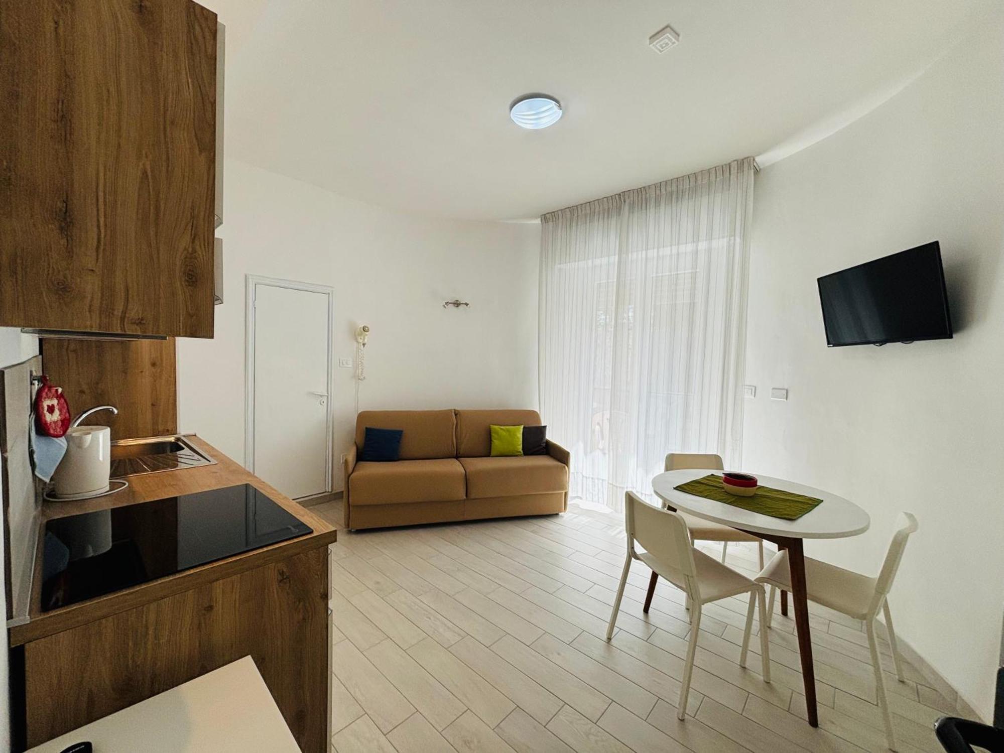 Hotel Iride Suite & Breakfast- Ideale Per Famiglie E Coppie Riccione Exterior foto