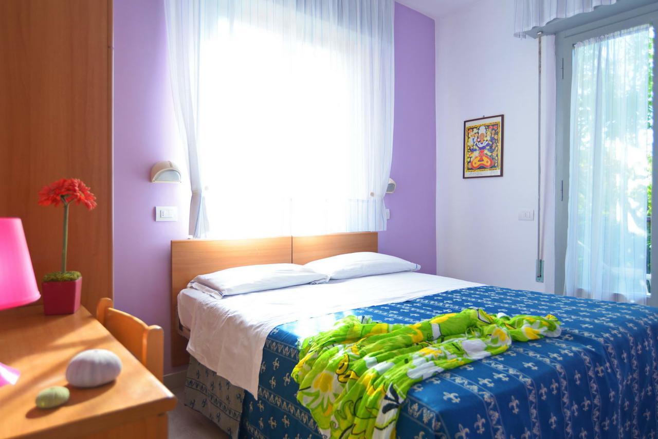 Hotel Iride Suite & Breakfast- Ideale Per Famiglie E Coppie Riccione Exterior foto