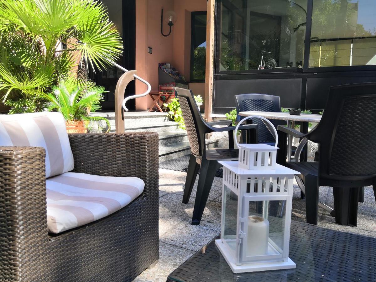 Hotel Iride Suite & Breakfast- Ideale Per Famiglie E Coppie Riccione Exterior foto